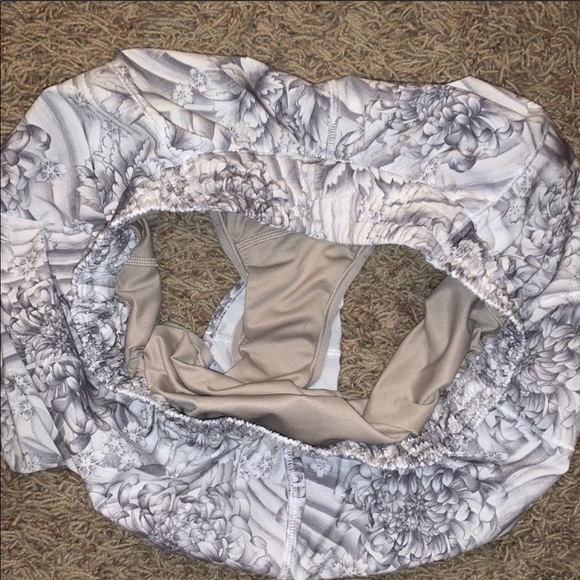 Rare Lululemon hotty hott 
floral short - Picture 5 of 7